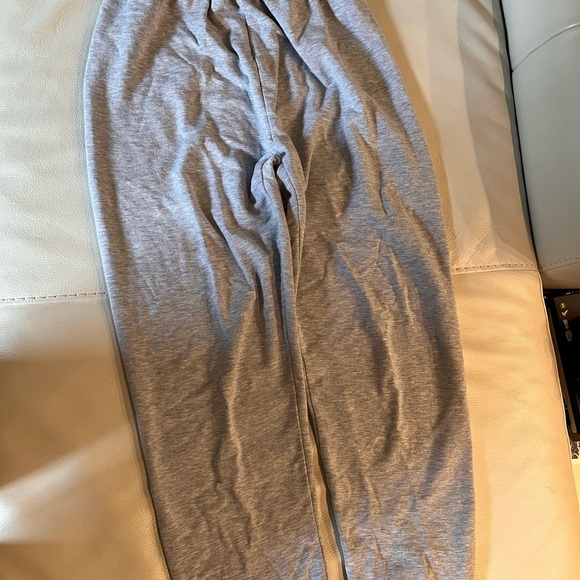 Aerie sweat pants. Excellent condition. Size XS. - Picture 3 of 4